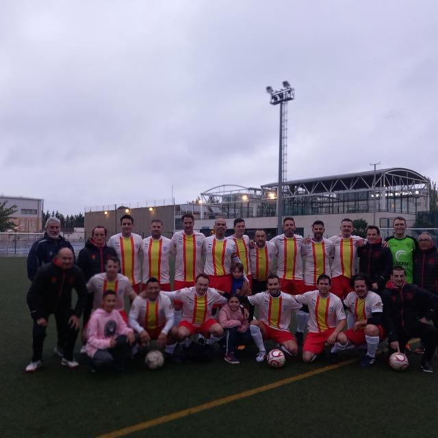 Equipo con equipación personalizada 1